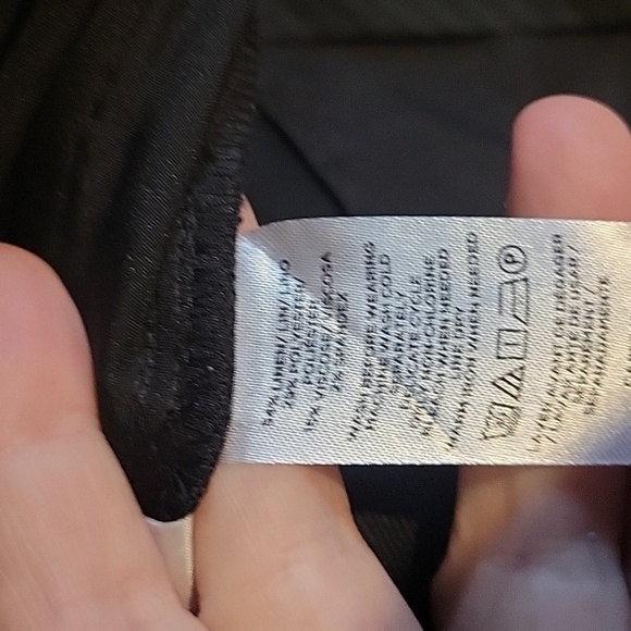 NEW! ANN TAYLOR LOFT Black Linen Blend Curvy Flat Front Cuffed Capri Pants 12. - Picture 7 of 7